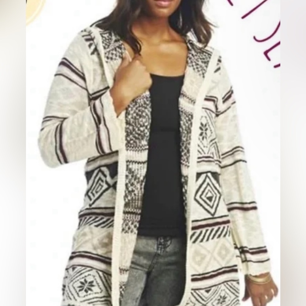 Wet Seal Sweater W/hoodie